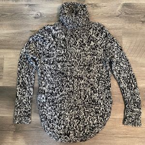 Treasure & Bond Turtleneck Sweater with Split Hem